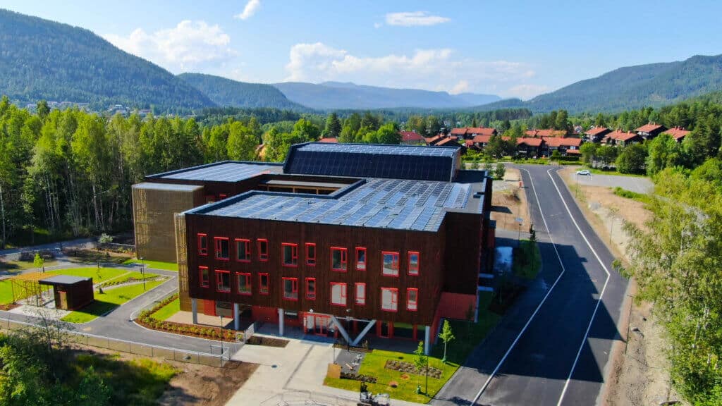 Edvardsløkka omsorgssenter montert solceller på flatt tak