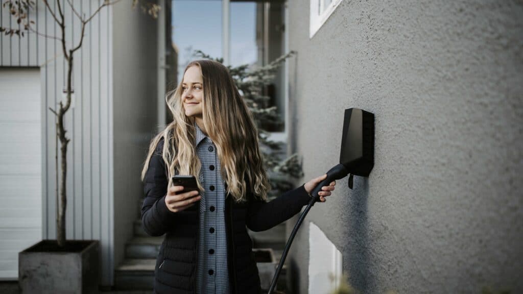 Easee elbillader kan brukes både som hjemmelader, samt for bedrifter og borettslag.